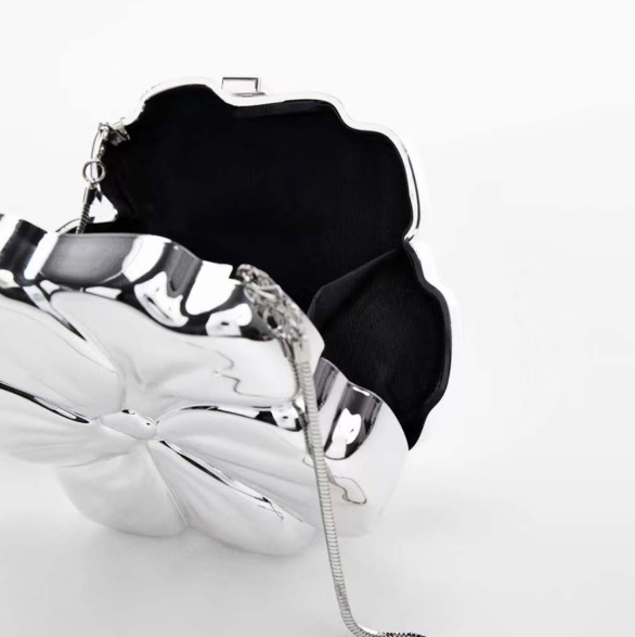 حقيبة يد مستطيلة الشكل مصنوعة من الروطان المنسوج ذي الملمس الطبيعي - صحارى