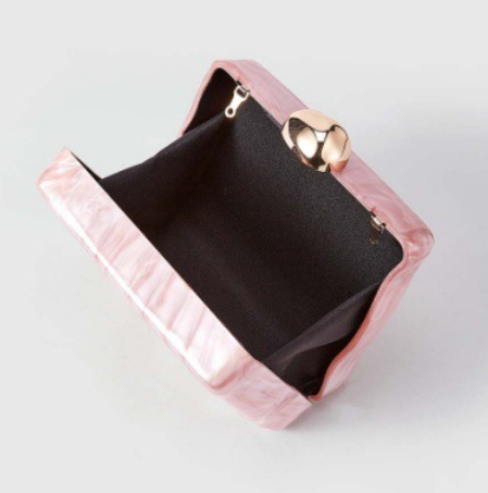 حقيبة يد مستطيلة الشكل مصنوعة من الروطان المنسوج ذي الملمس الطبيعي - صحارى