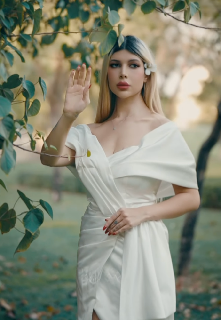 off-shoulder draped gown with bow detail – Hooly