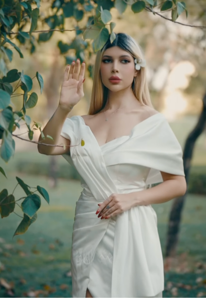 off-shoulder draped gown with bow detail – Hooly