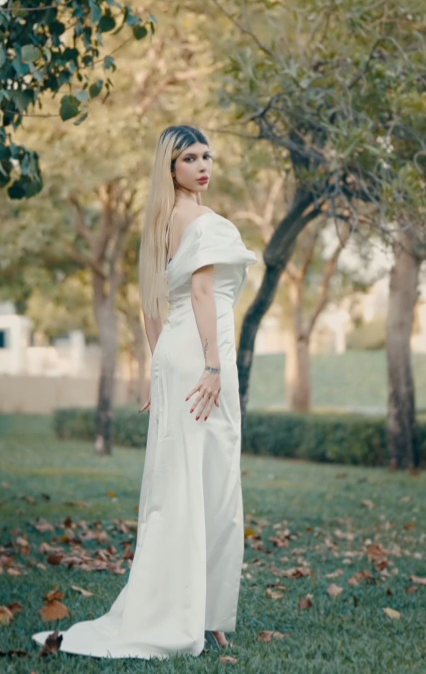 off-shoulder draped gown with bow detail – Hooly