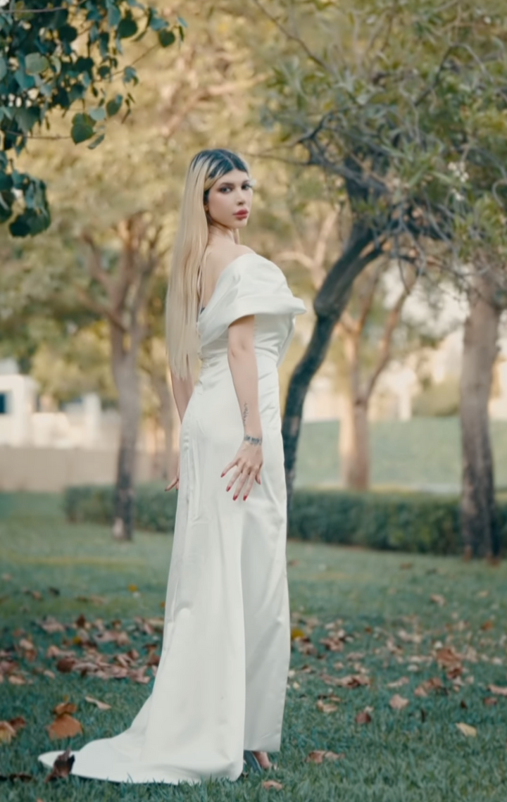 off-shoulder draped gown with bow detail – Hooly