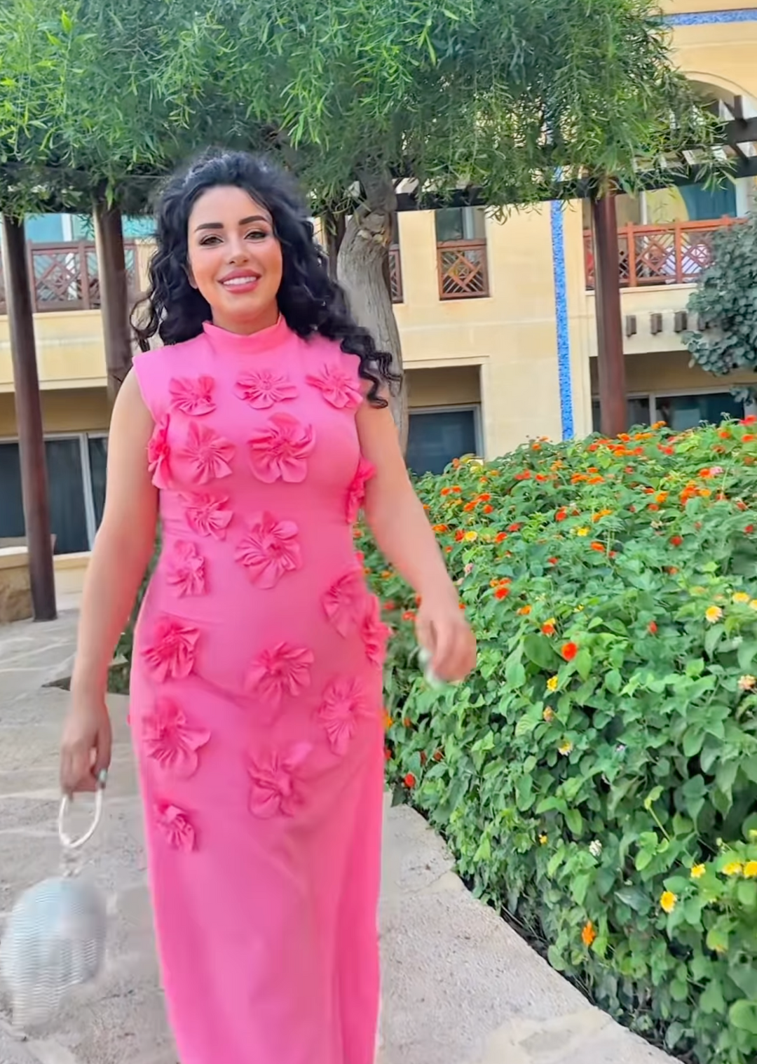 sleeveless lose fitted dress with flowers  - Notte