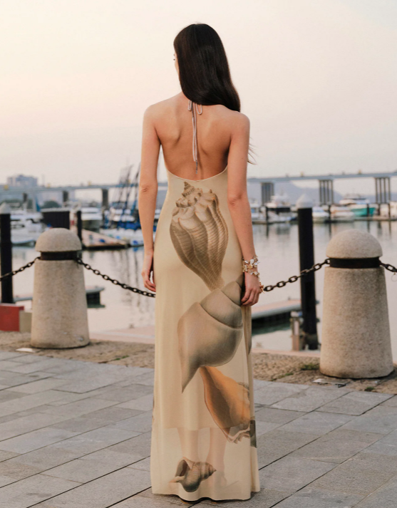 halter-neck maxi dress with shell art print – SELENE