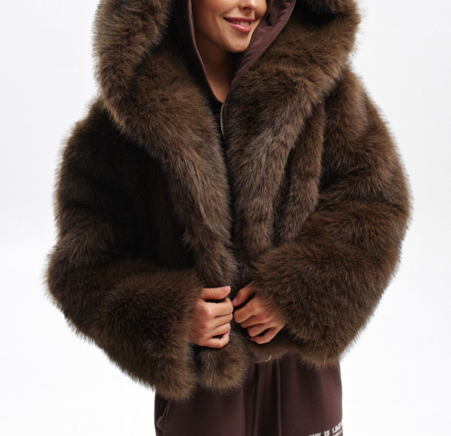 فستان ماكسي أبيض مطرز بحافة مزينة بشراشيب - أزورا