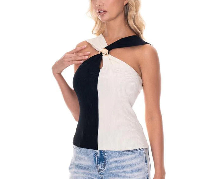 بدلة مصممة خصيصًا بأزرار ذهبية – مارون