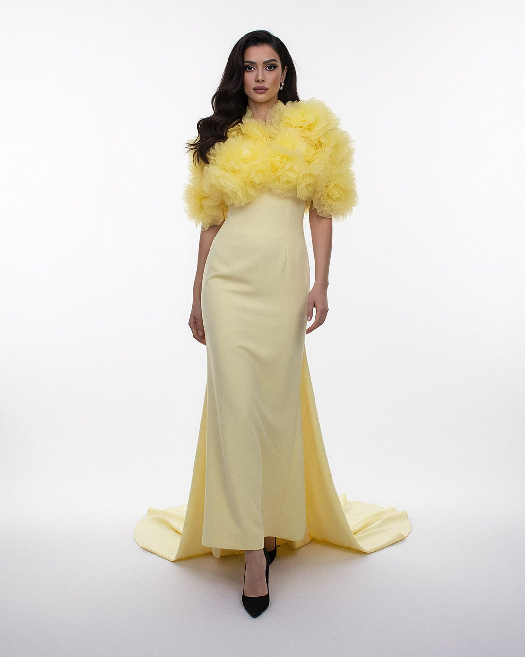sleeveless gown with voluminous tulle shoulder cape – AURELIAZI