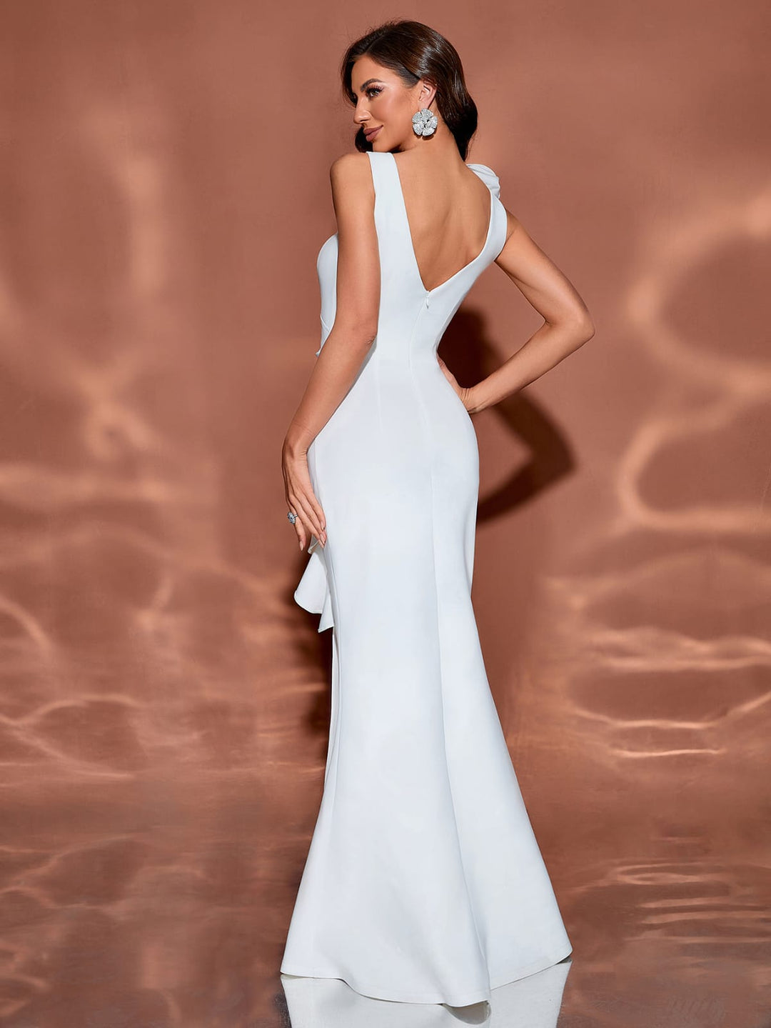 فستان حورية البحر بدون أكمام مع تفاصيل كشكشة زهرية – كورورا