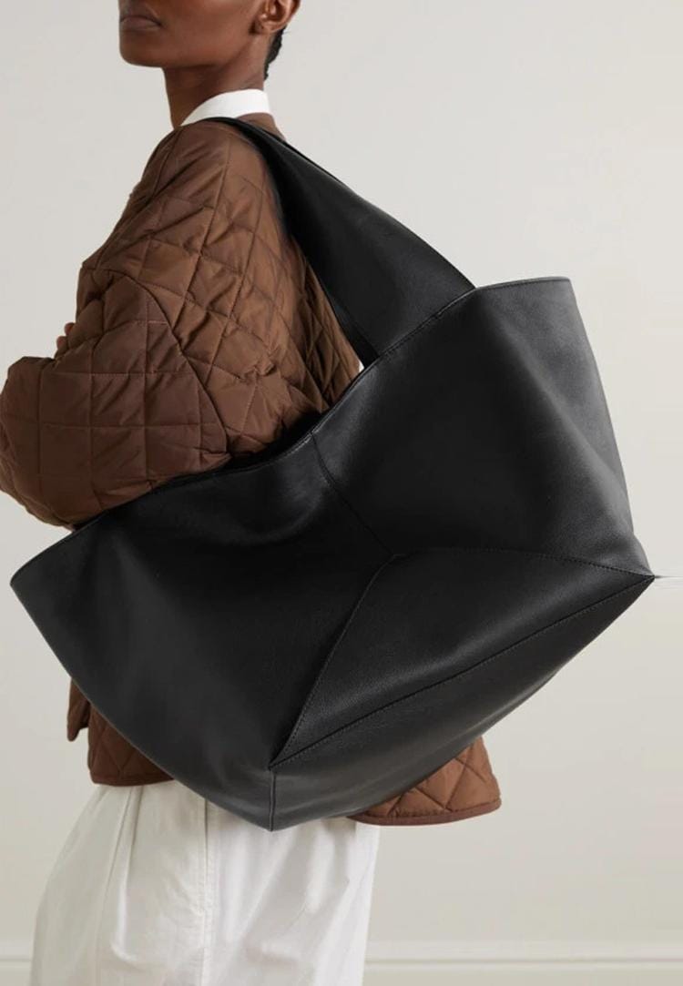 geweven rieten draagtas met dubbele leren handvatten – LÉONIE 