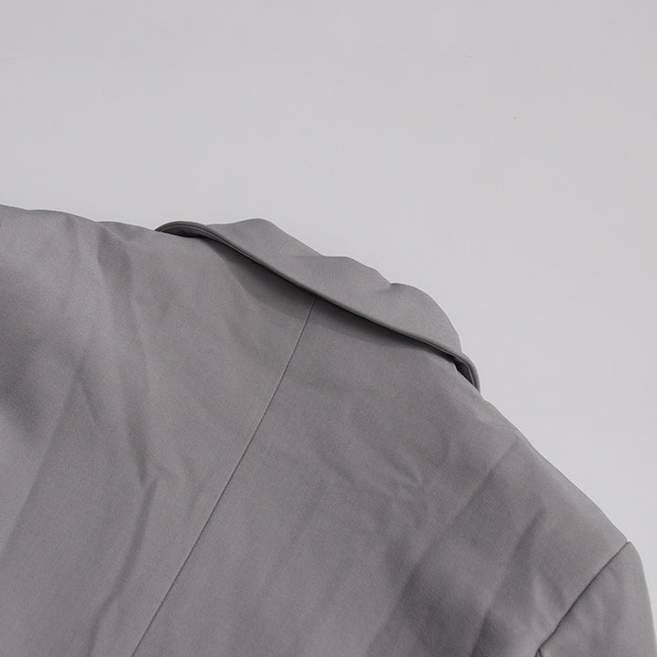 بليزر مصمم بقصة أنيقة مع جزء أمامي غير متماثل - نوفا