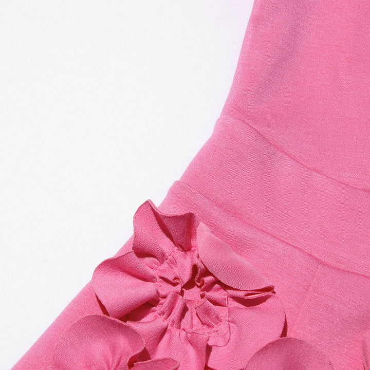 فستان قصير بأكمام قصيرة مزين بتطريزات زهور ثلاثية الأبعاد - بلوسوم