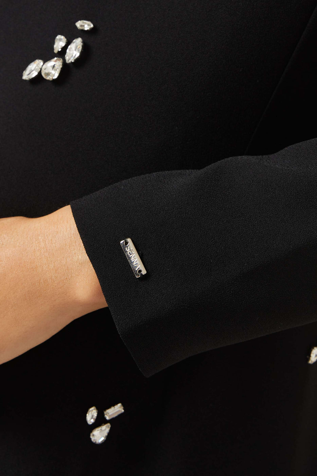 فستان مزين بأكمام طويلة مع لمسات من الكريستال - روبي