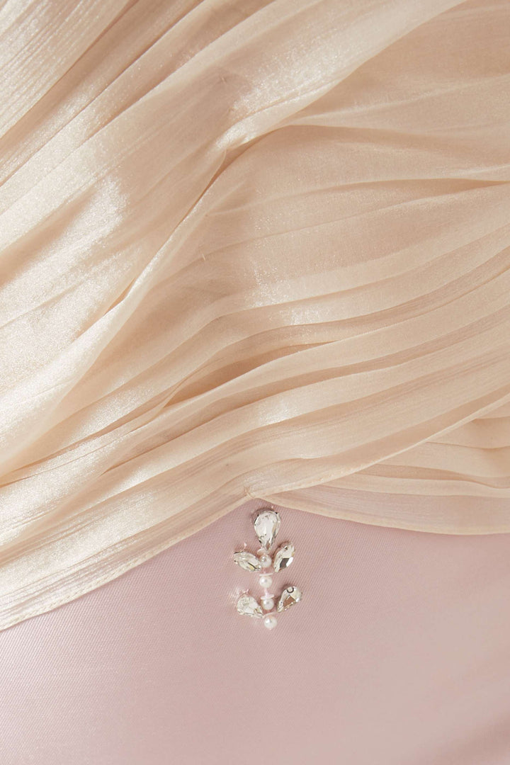 فستان ساتان مكشوف الكتفين مع تنورة مزينة – روزالين