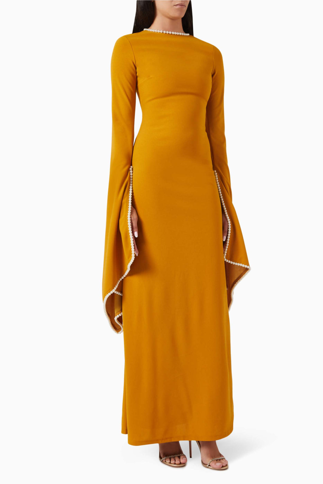 فستان بأكمام طويلة وأساور واسعة مزينة باللؤلؤ – أوفيليا