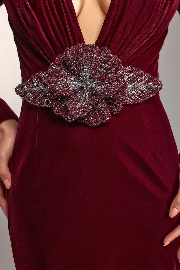 فستان مخملي مزين بزهرة كريستالية – روبينا