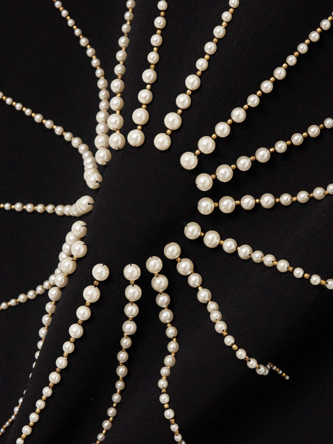 فستان مزين باللؤلؤ – سولين