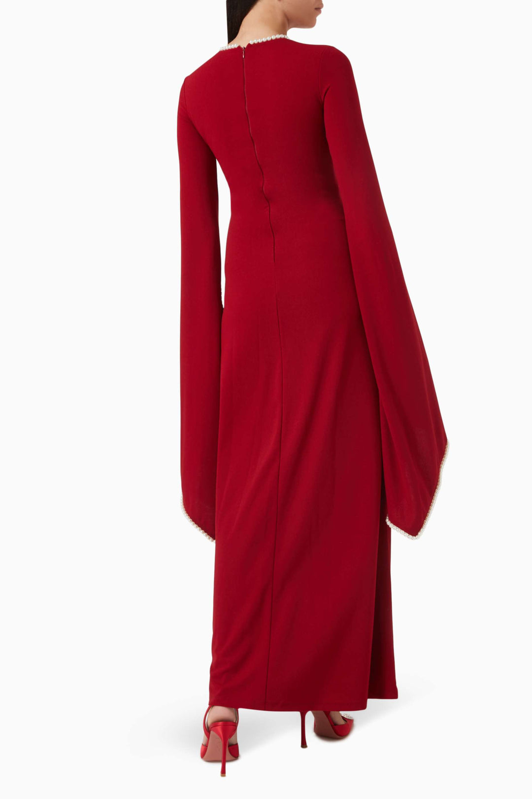 فستان بأكمام طويلة وأساور واسعة مزينة باللؤلؤ – أوفيليا