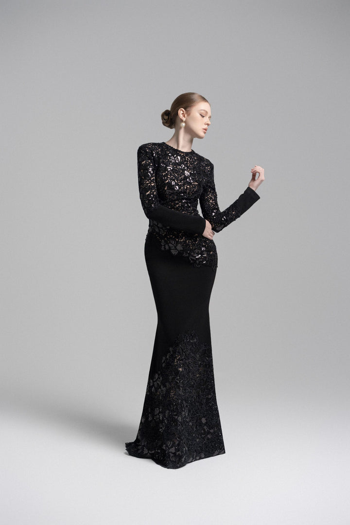 Long-sleeve lace-panel mermaid gown – AMARIS