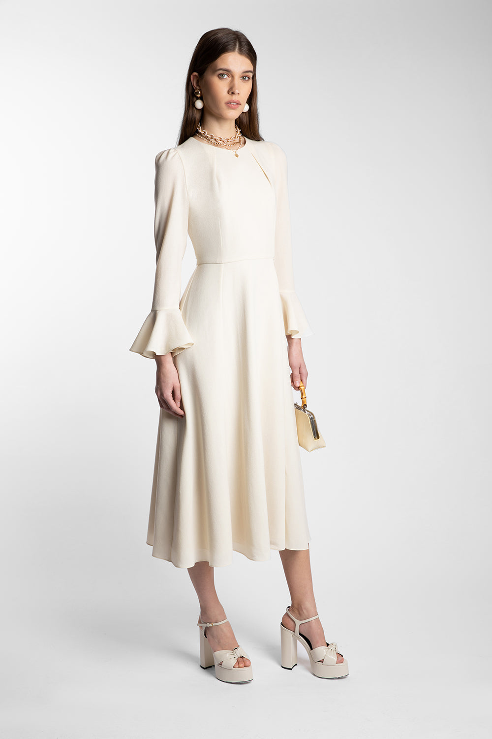 فستان متوسط ​​الطول بأكمام واسعة وصدرية مطوية – سايلا