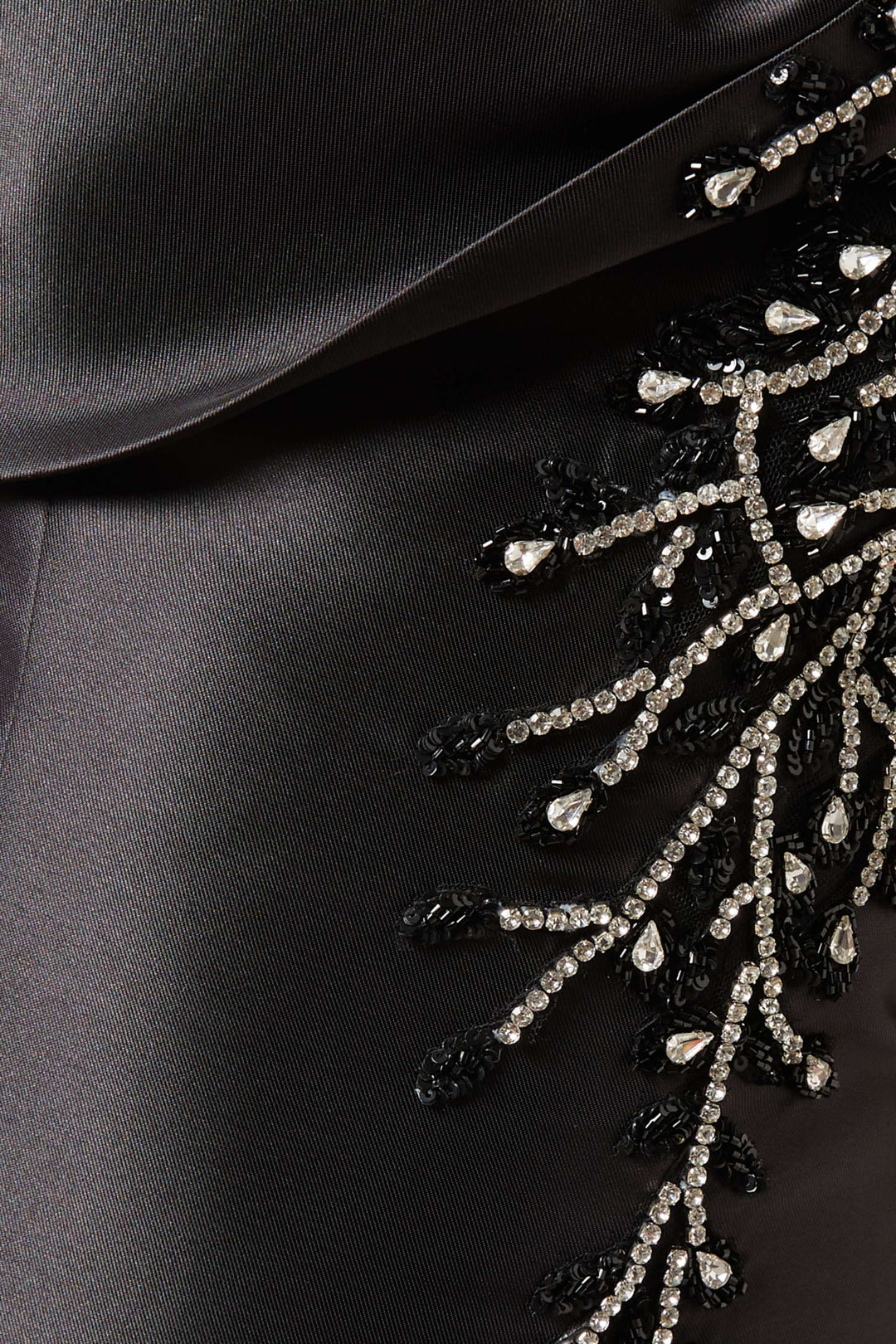 فستان حورية البحر مكشوف الكتفين مع درابزين مزخرف – سيليست