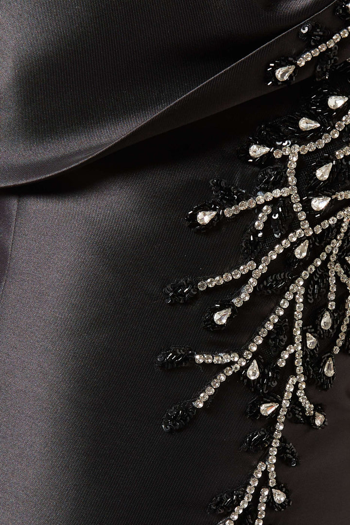 فستان حورية البحر مكشوف الكتفين مع درابزين مزخرف – سيليست