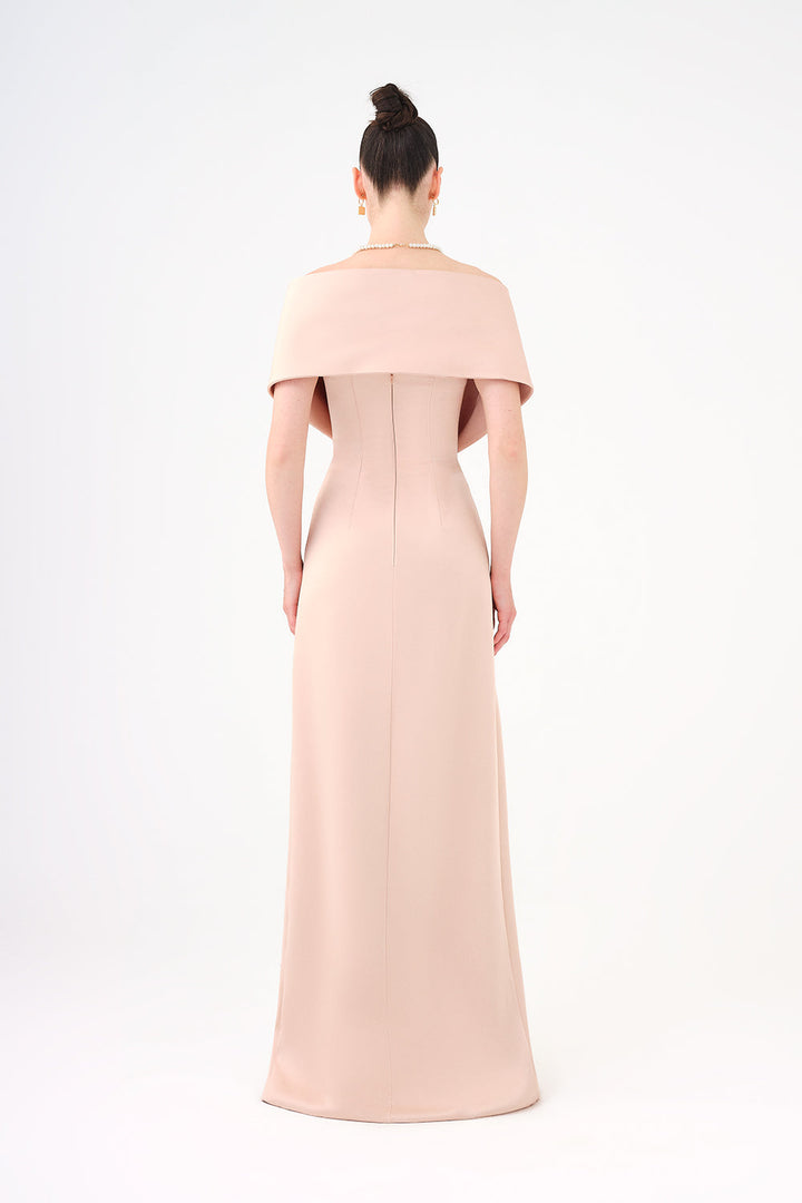 فستان عمودي مكشوف الكتفين مع صدرية مطوية منحوتة – أوريليا