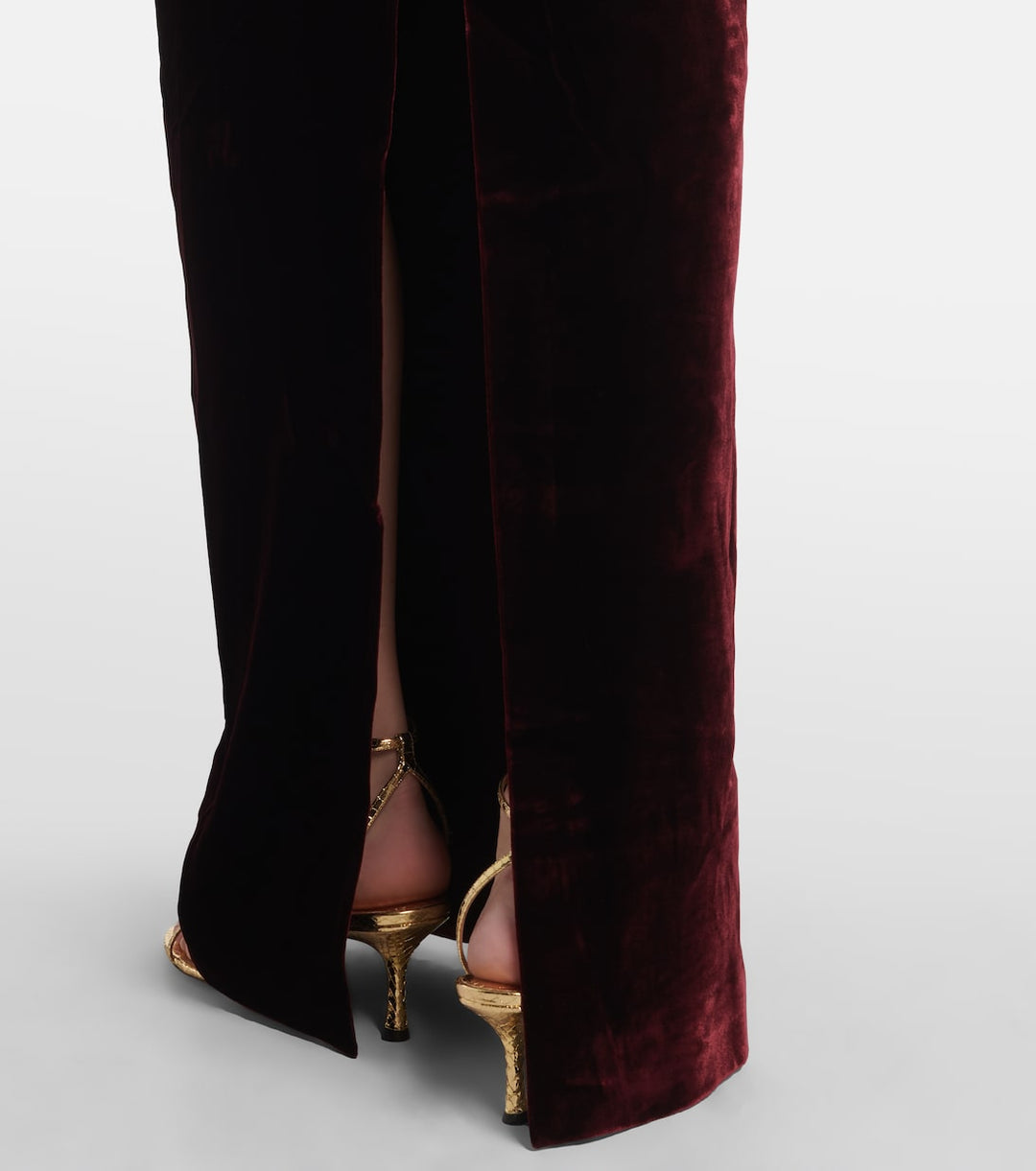 Strapless velvet gown with choker neckline – BORDEAUX