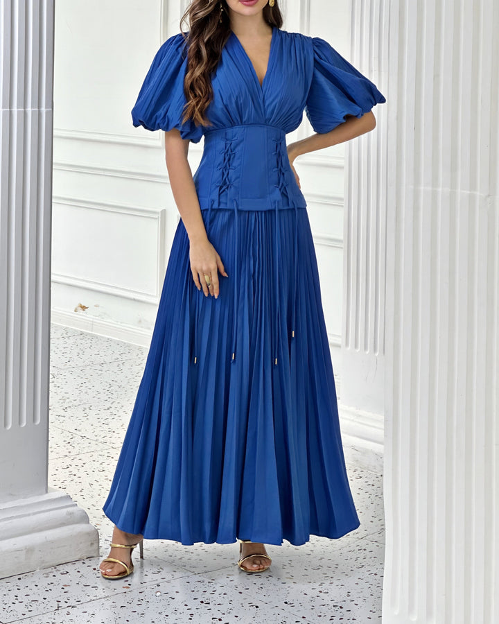 فستان ماكسي مطوي بفتحة رقبة على شكل حرف V وأكمام منفوخة – إليكلي