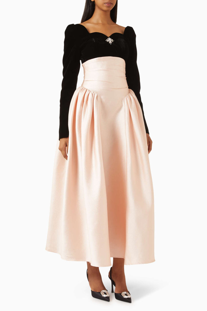 فستان كورسيه مخملي مع تنورة مطوية من الساتان – إيلودي