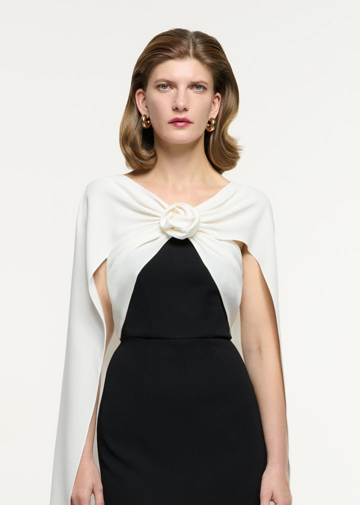 فستان ثنائي اللون مع عباءة معقودة – لوميرا