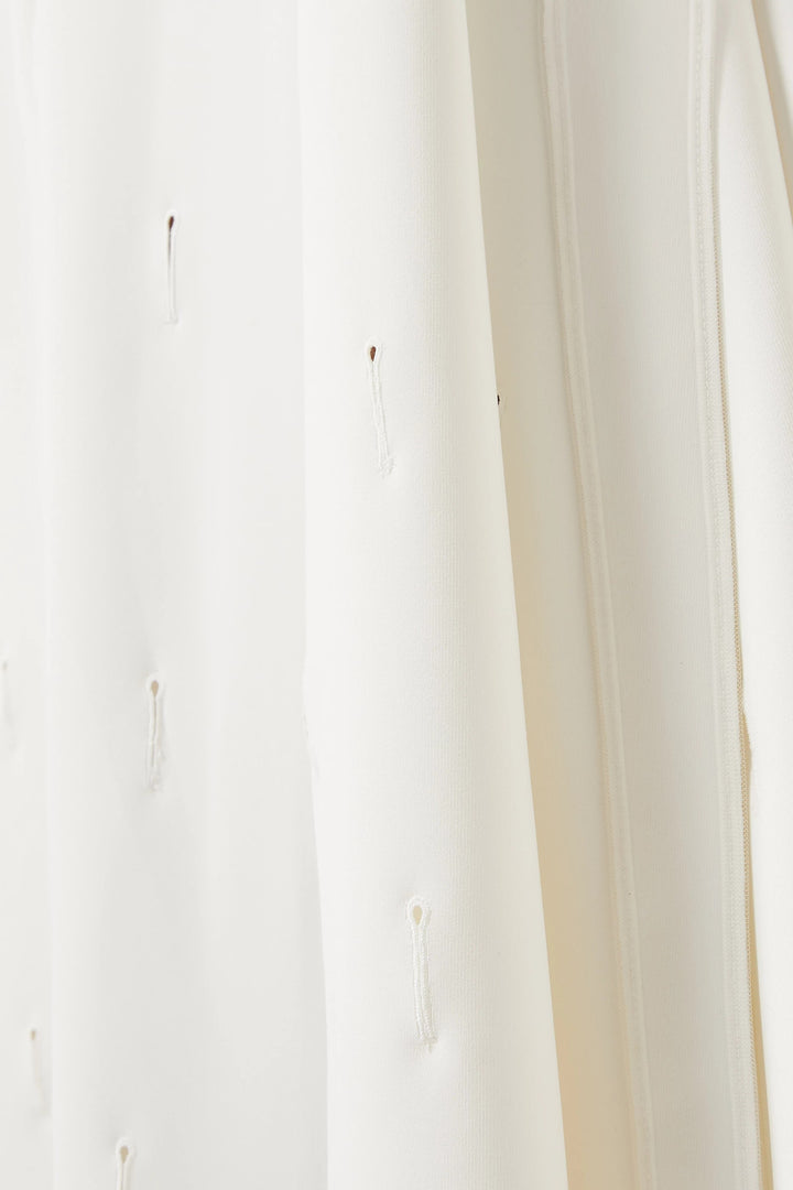 فستان بياقة عالية وأكمام طويلة وشق أمامي – روبينا