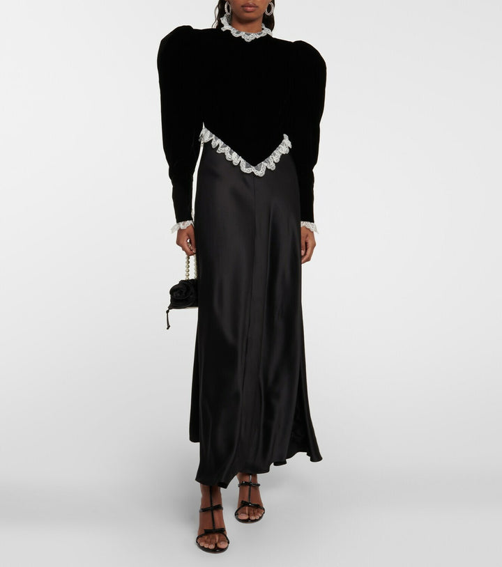 فستان من المخمل والساتان مع حواف من الدانتيل – نوير