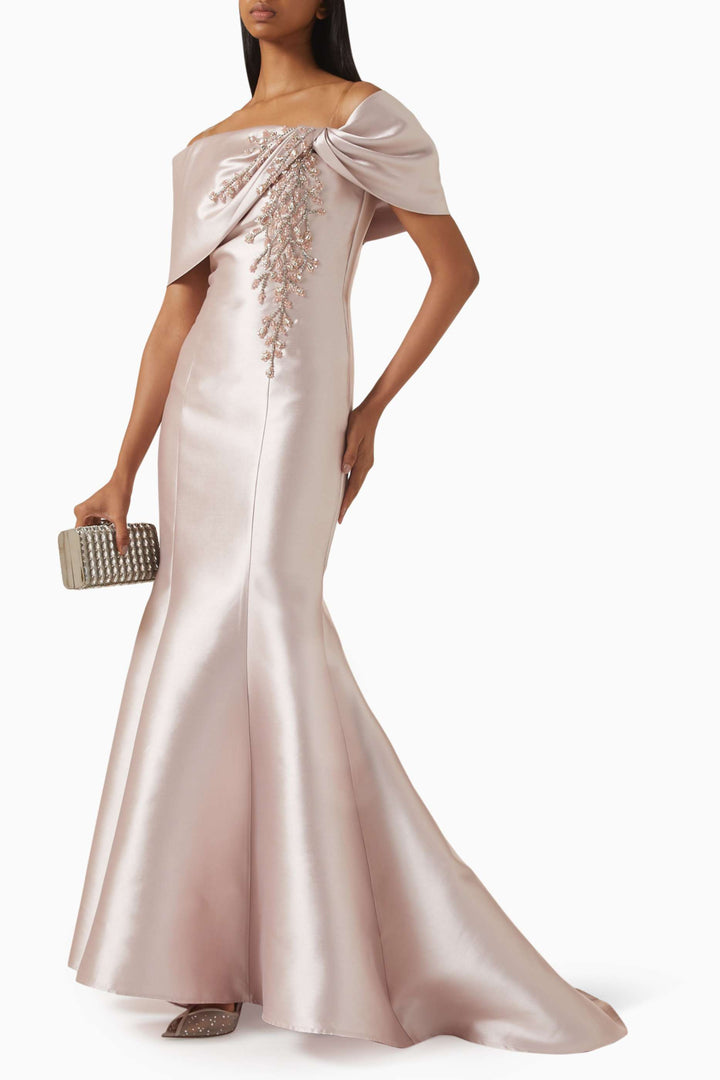 فستان حورية البحر مكشوف الكتفين مع درابزين مزخرف – سيليست