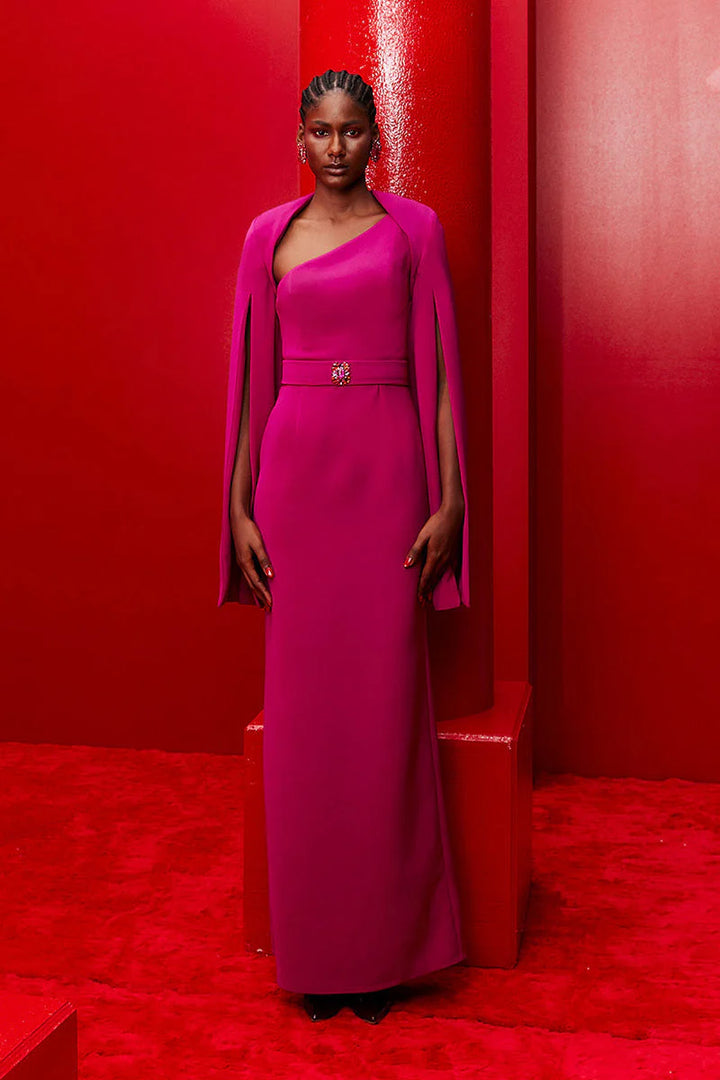 فستان غير متماثل بكتف واحد وأكمام على شكل كيب – الفوشيا