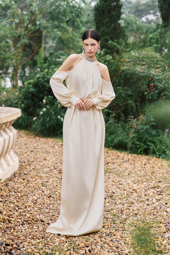 فستان مكشوف الكتفين مع رقبة مزينة على شكل هالتر – أميرة