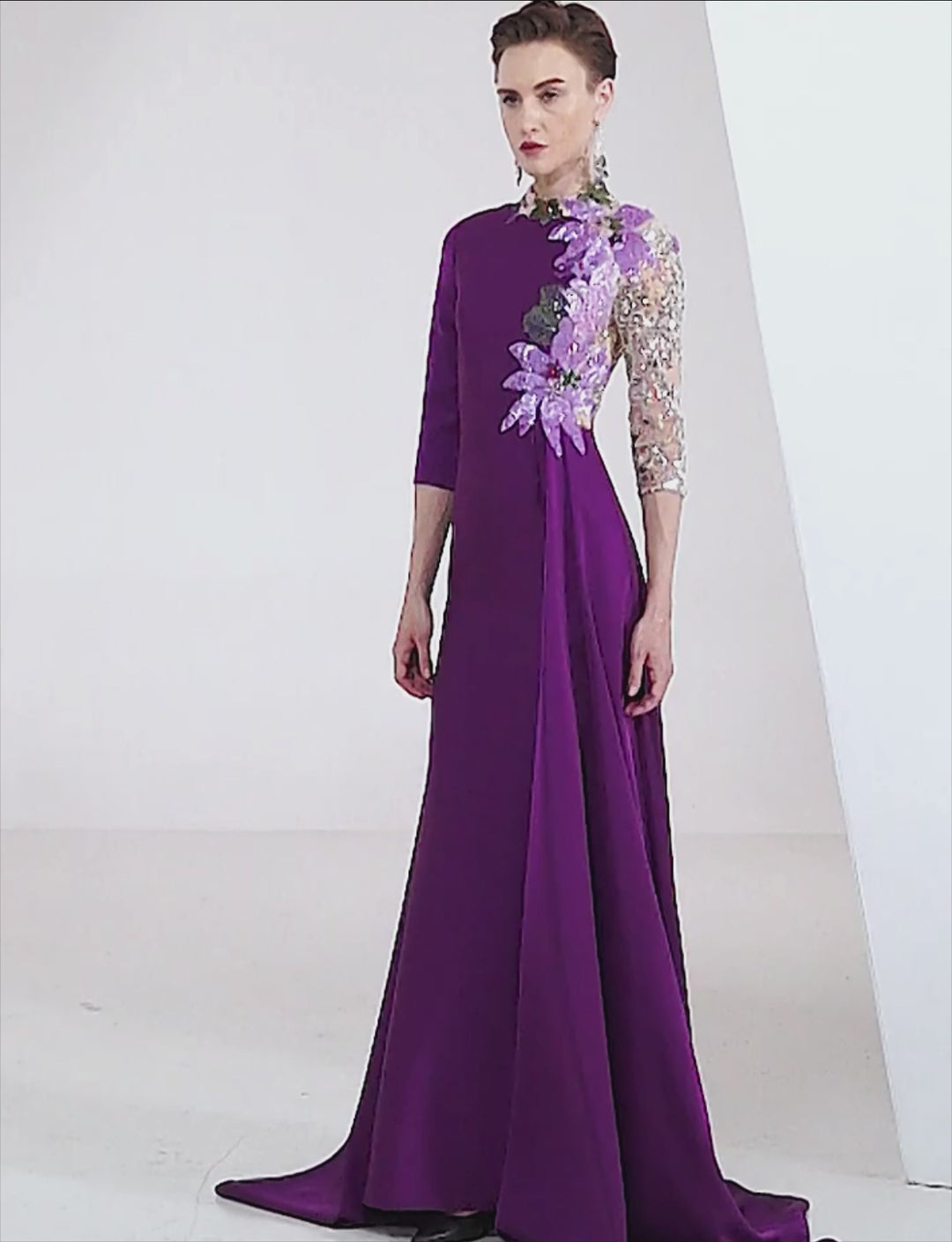 فستان سهرة مطرز بأكمام من الترتر اللامع – ثومري