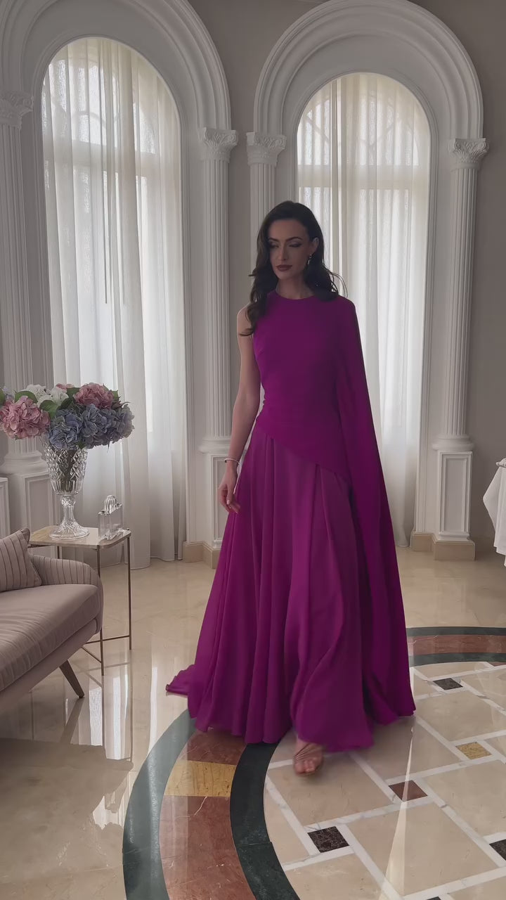 فستان بكتف واحد مع عباءة متدفقة – دارين