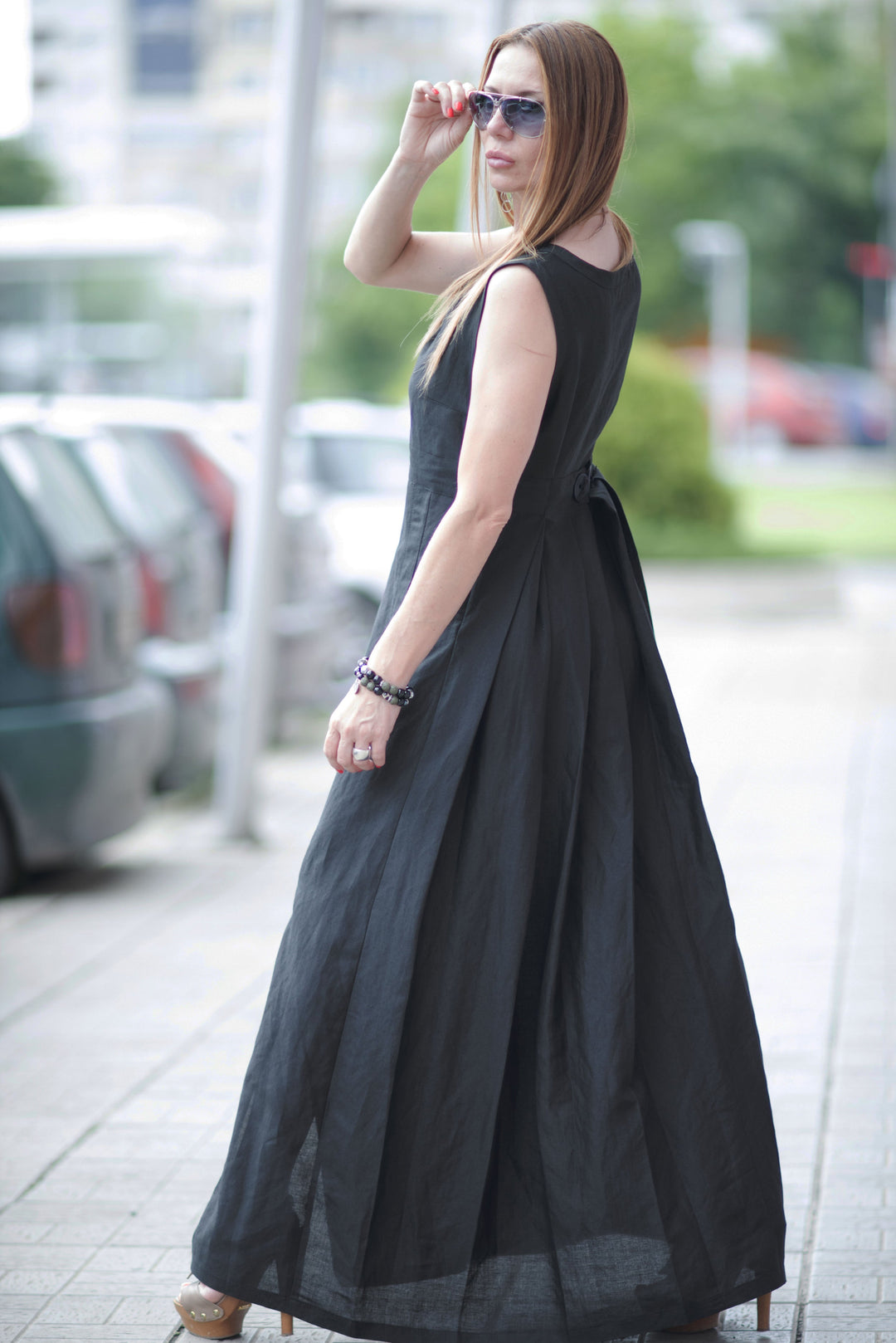 الفستان الصيفي طويل الكتان الأسود