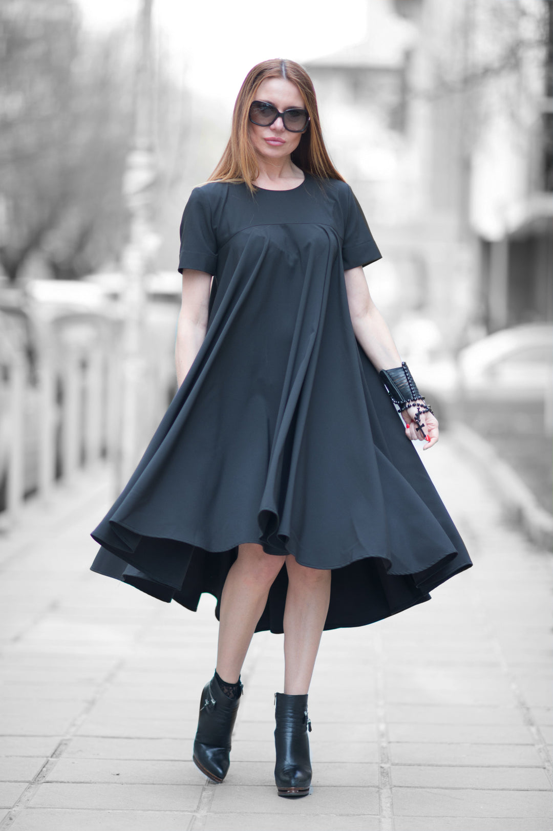 فستان الصيف الأسود