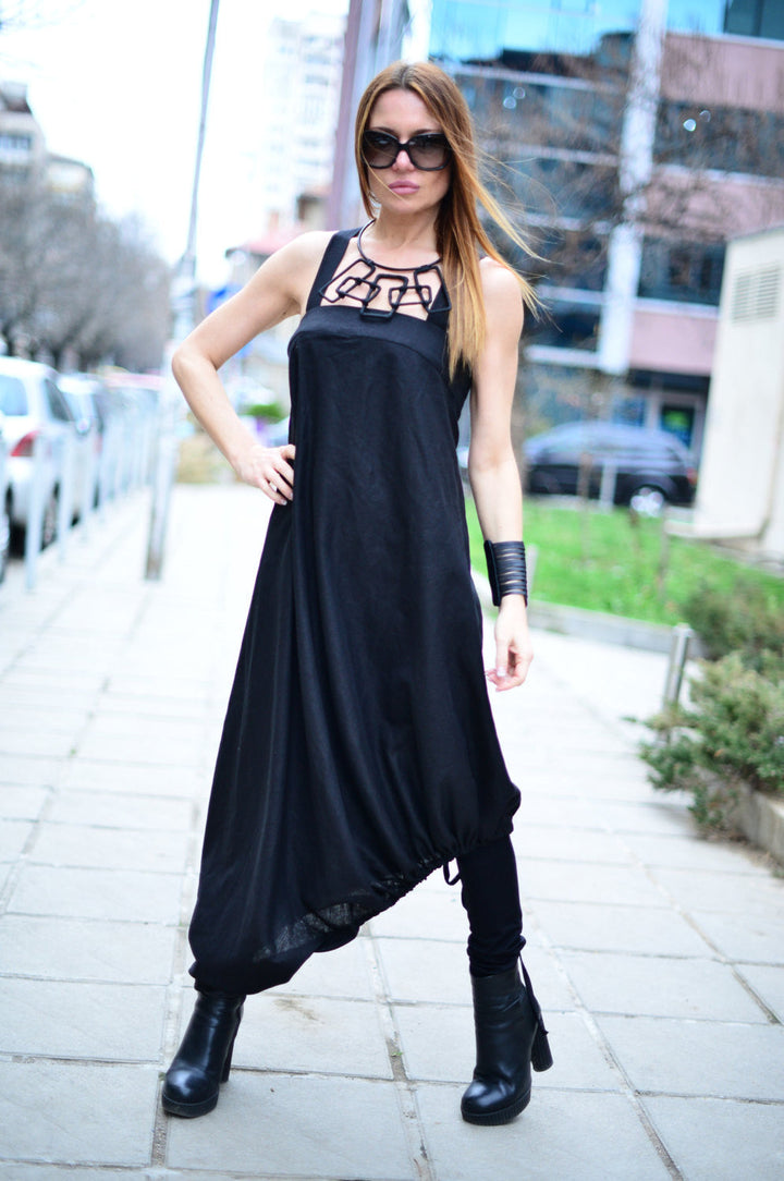 فستان الكتان الأسود الطويل